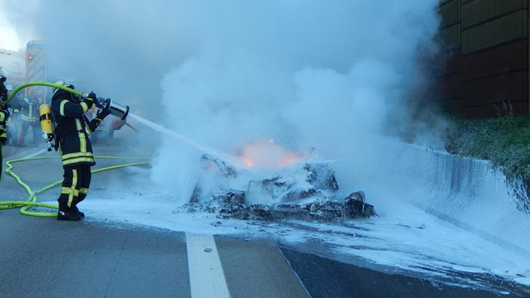 Συλλεκτική Ferrari έγινε στάχτη και αποκαΐδια